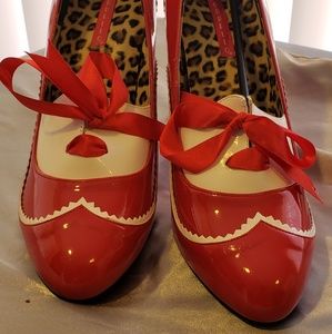 NWT Red size 11 women's pumps